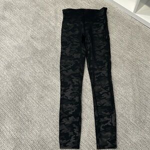 Spanx Camo Leggings - Medium